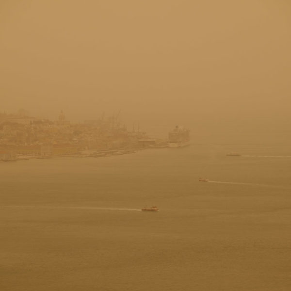 Lisbon seen during a saharian dust episode