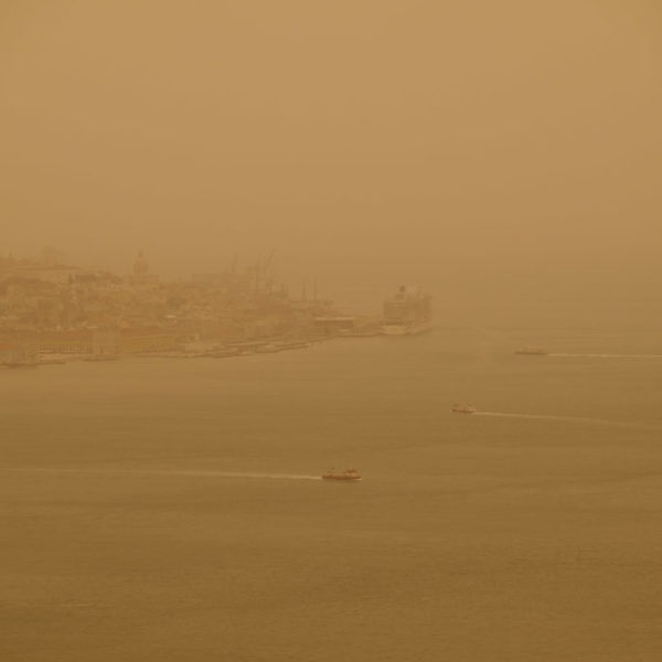 Lisbon seen during a saharian dust episode